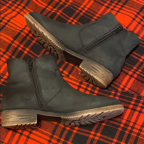 Black ankle boots - Picture 10 of 16